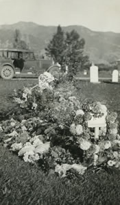 Gravesite of Arthur on the day of services